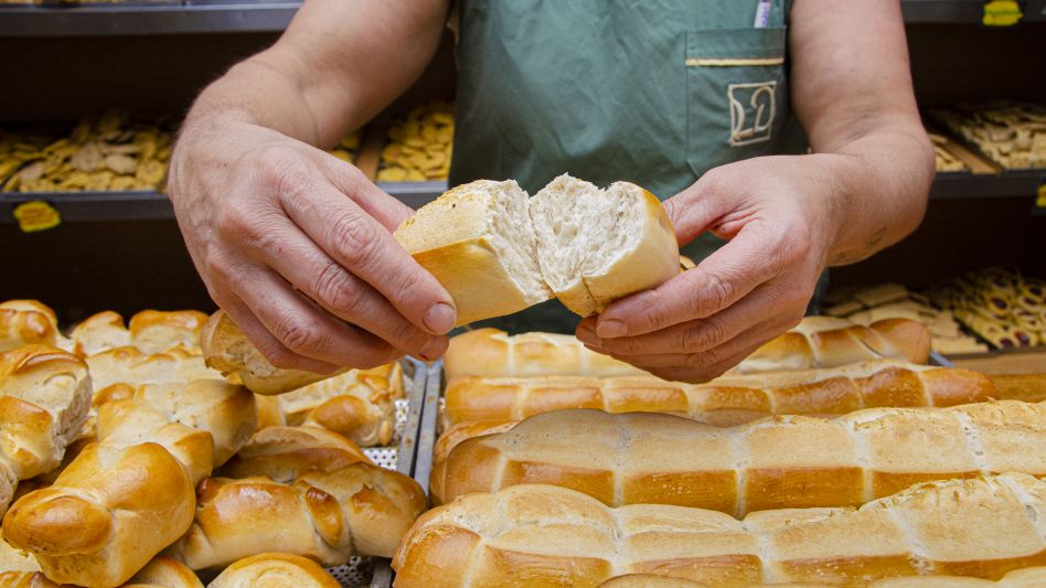 El kg de pan francés ya cuesta desde este miércoles $2.100 