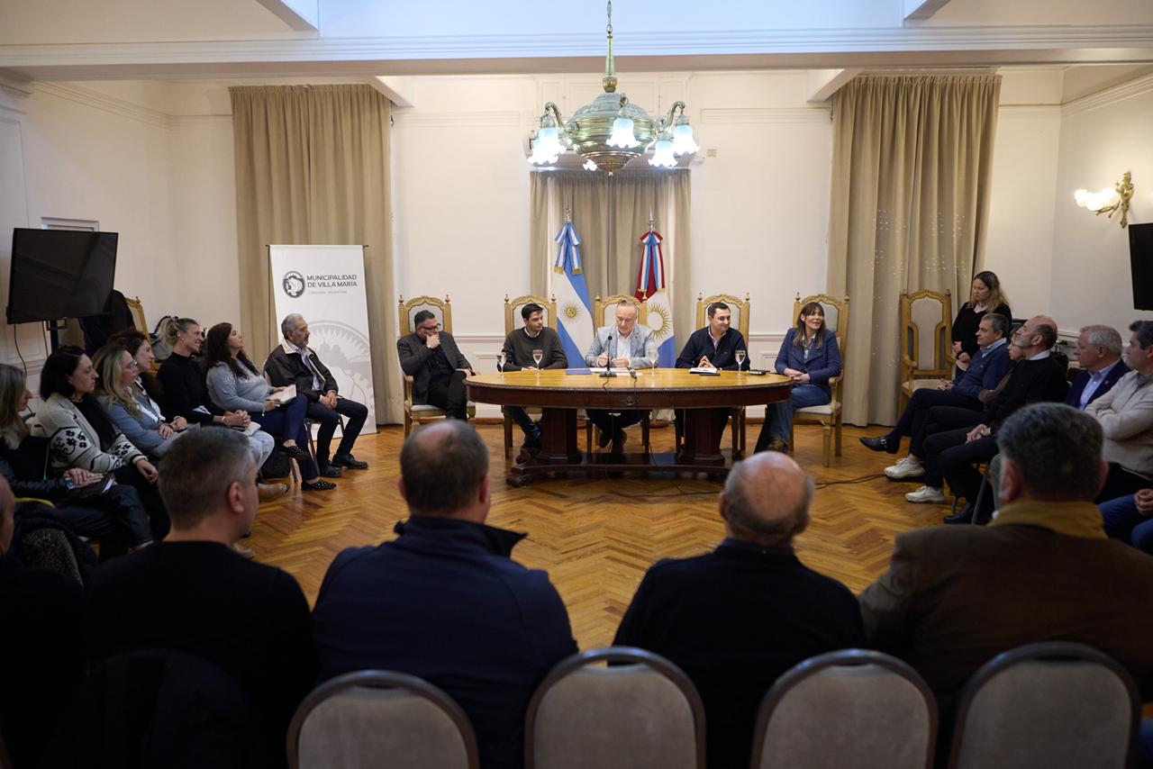 Accastello se reunió con representantes de 50 instituciones de la ciudad 