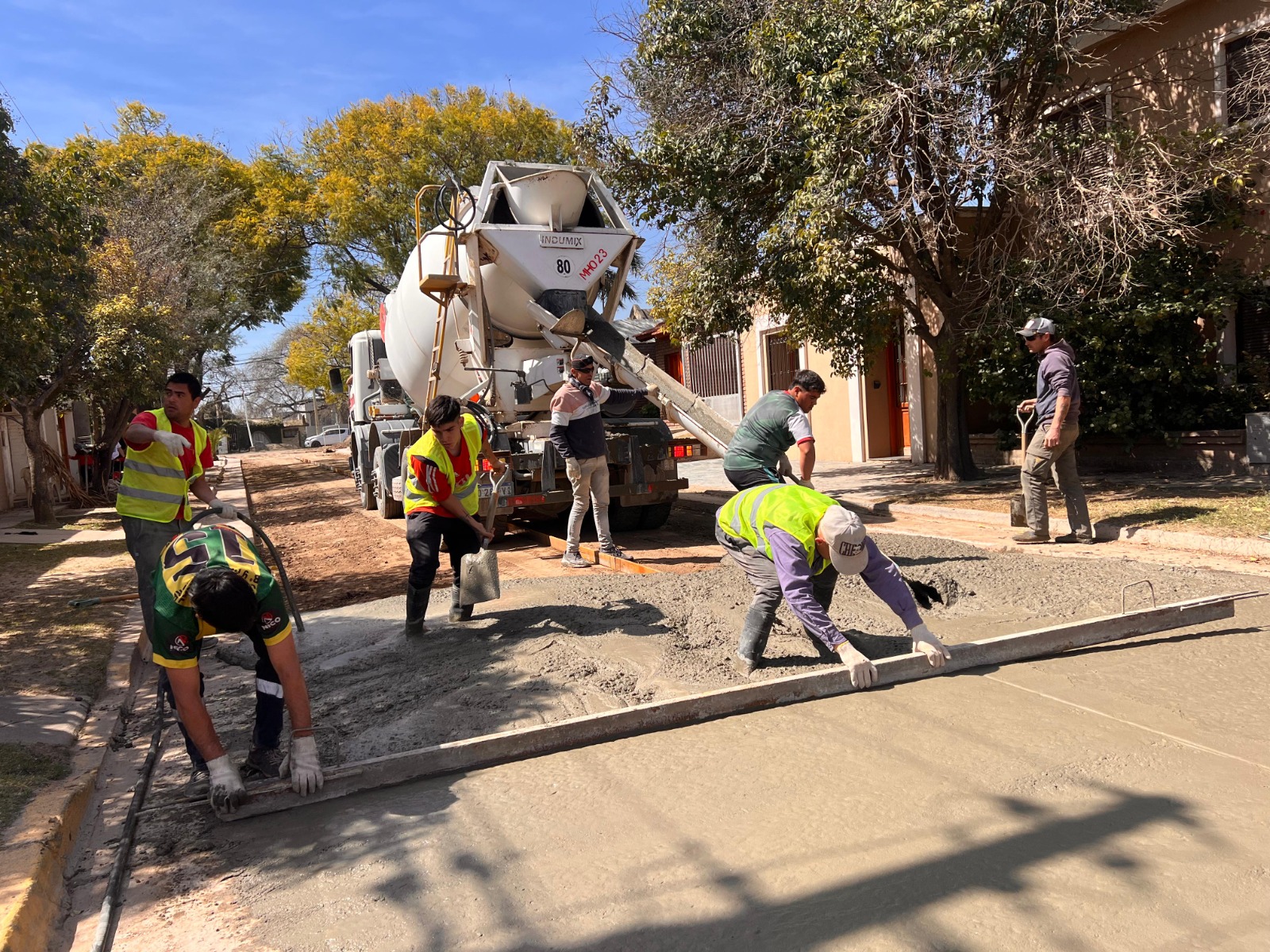 Avanza la pavimentación en barrio Centro Empleados de Comercio