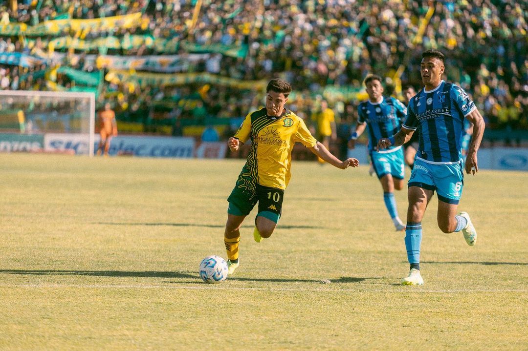 De la mano del villanovense Natanael Guzmán, Aldosivi es de primera