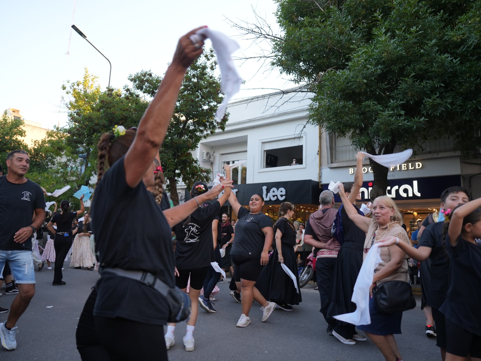 Unos 400 bailarines participarán de la apertura del Festival de Peñas 