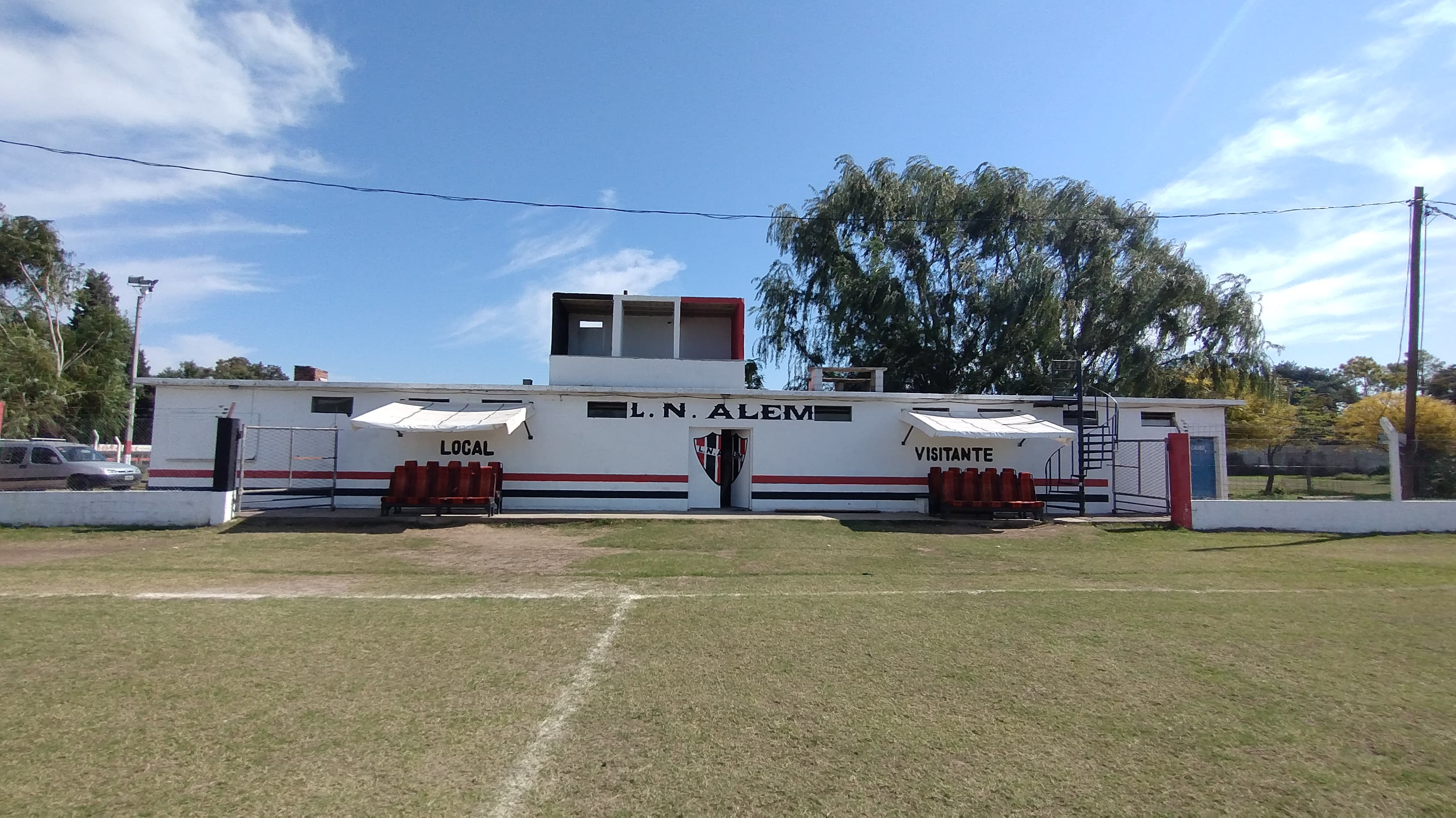 Alem trabaja en el club con nuevas obras