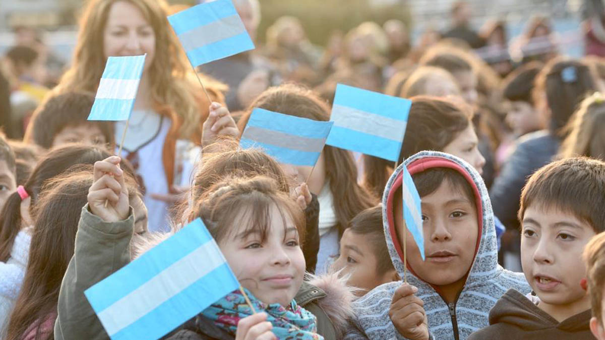 Este jueves estudiantes harán la promesa a la bandera 
