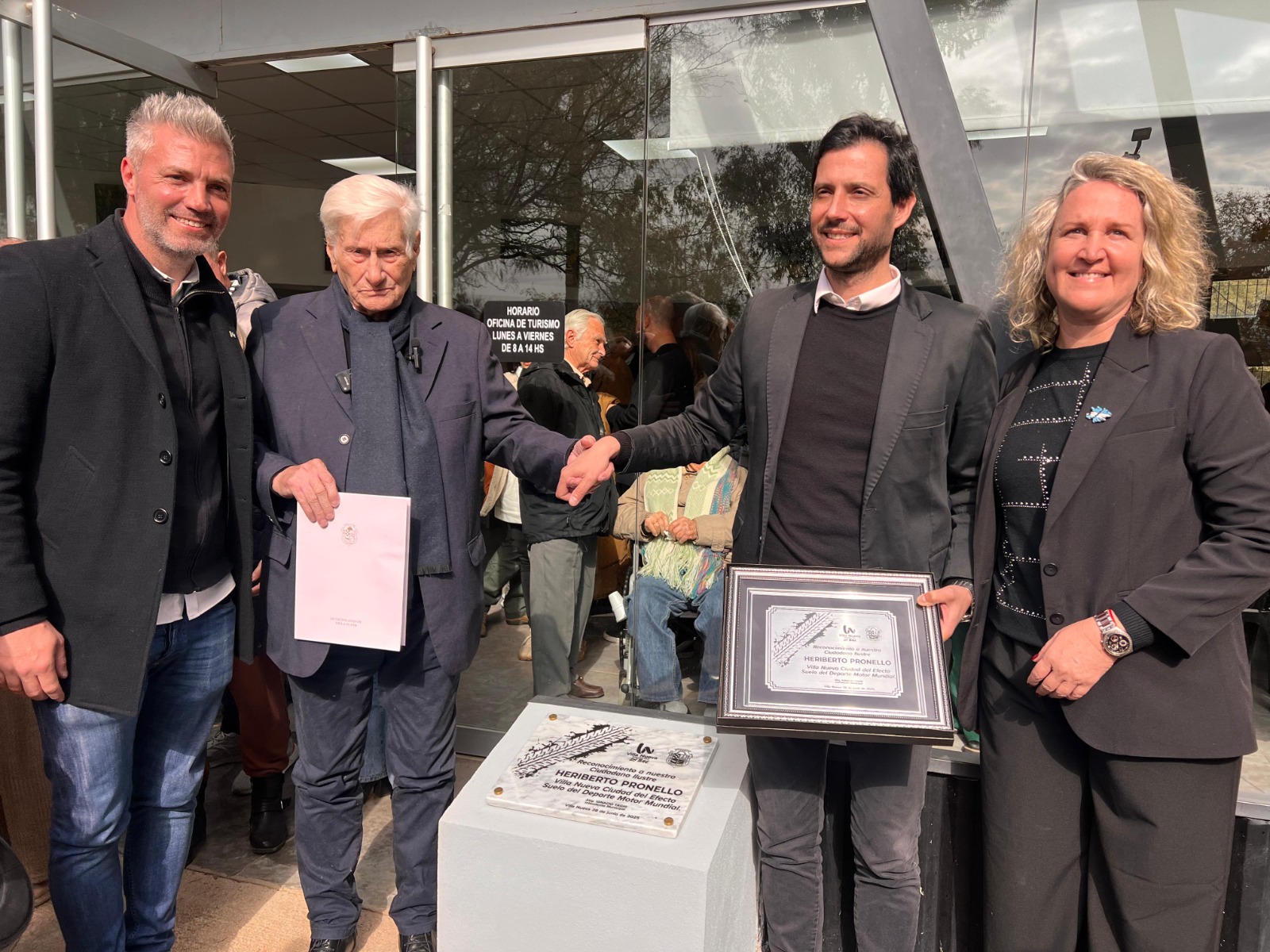 Heriberto Pronello, figura del automovilismo nacional fue reconocido en sus tierras