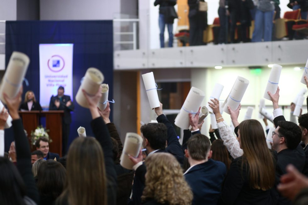 300 graduados recibieron su diploma en la UNVM