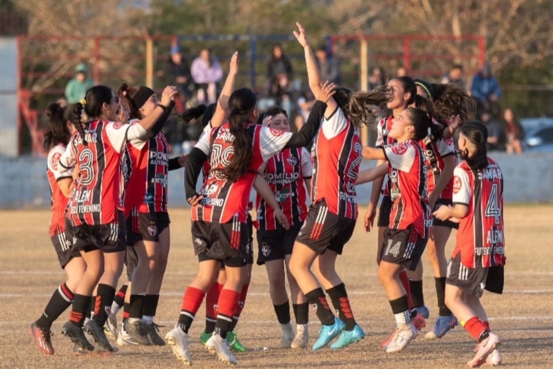 Fútbol femenino: Alem disputa la gran final ante Universitario