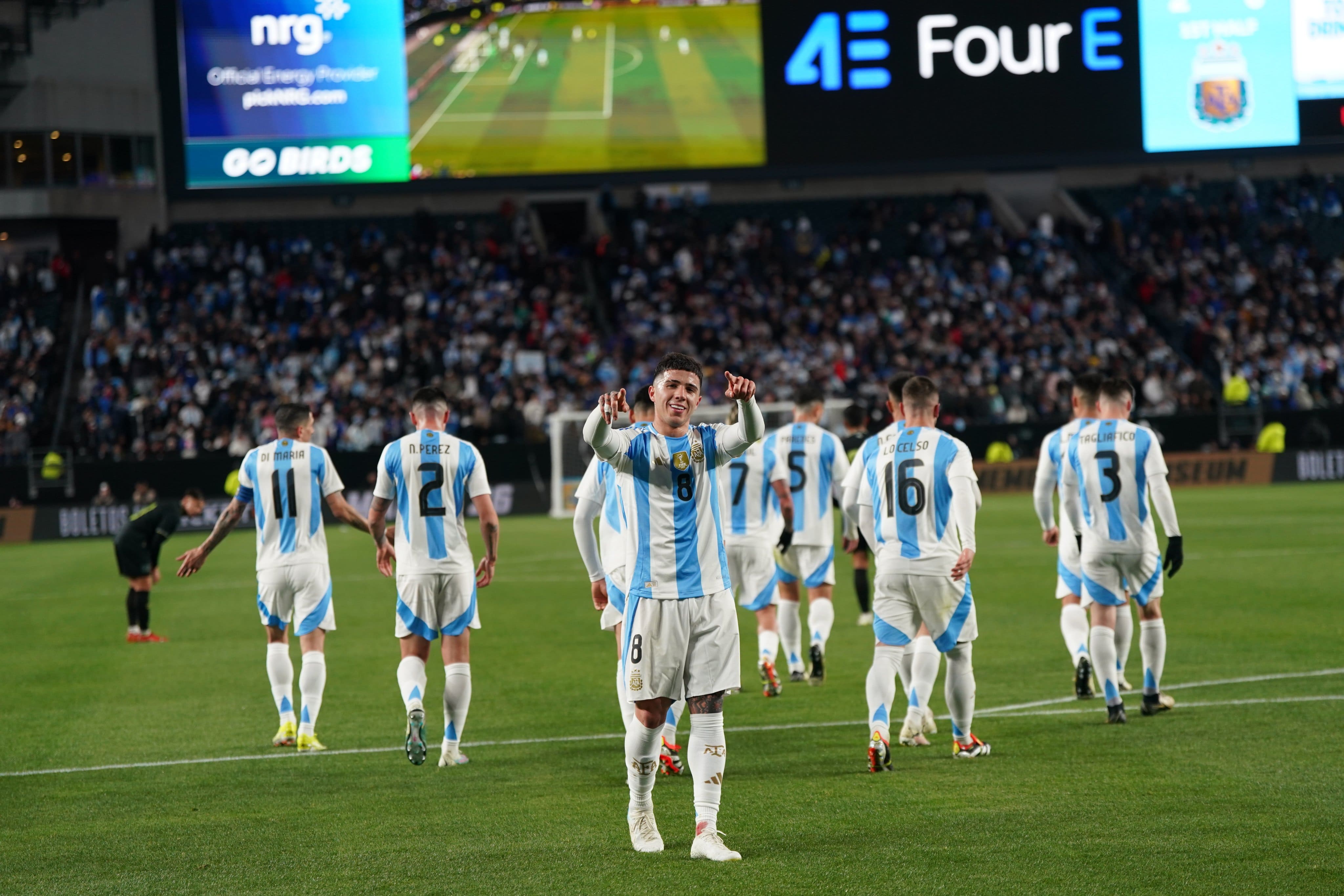 Argentina sigue primera en el ranking FIFA y se acerca a una marca histórica