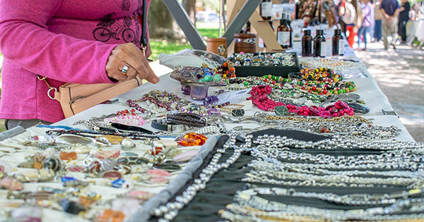 Mañana se desarrollarán las tradicionales ferias en la costanera