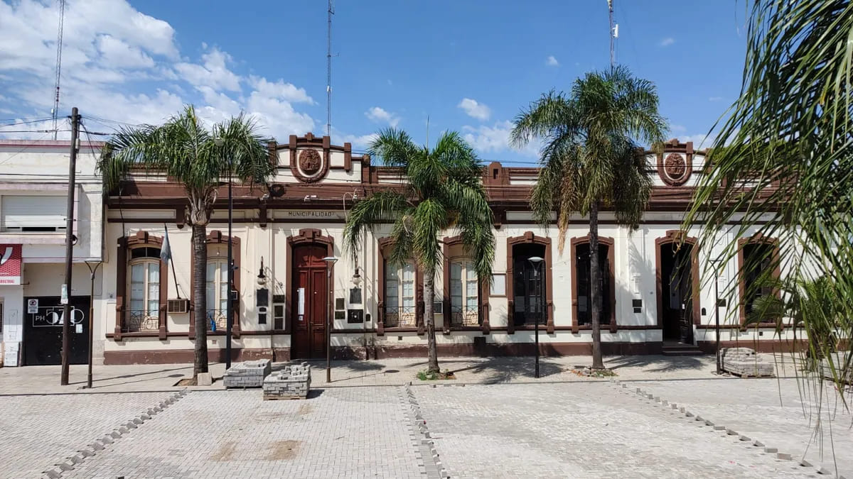 El municipio exige llaves y libros a centros vecinales