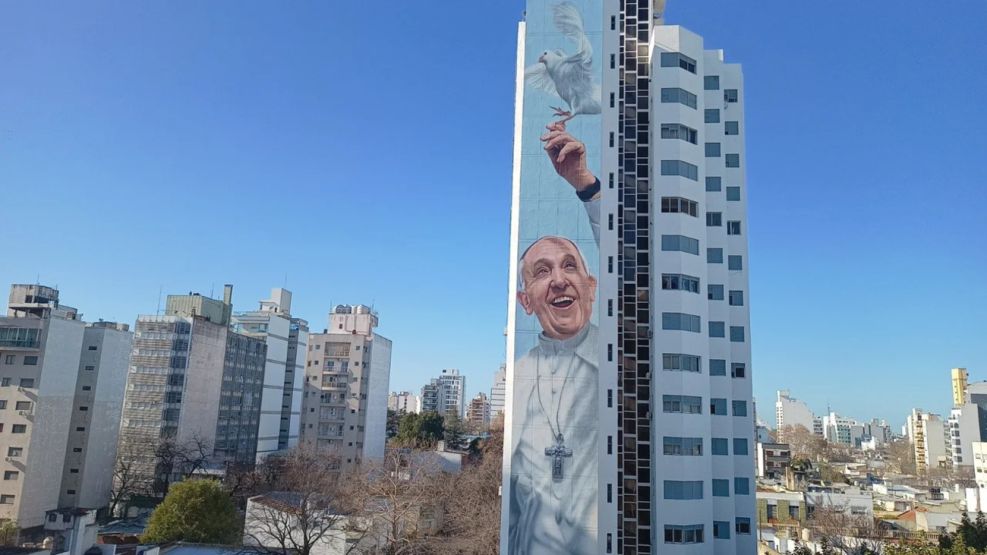 En qué lugar del país está el mural más grande del papa Francisco 
