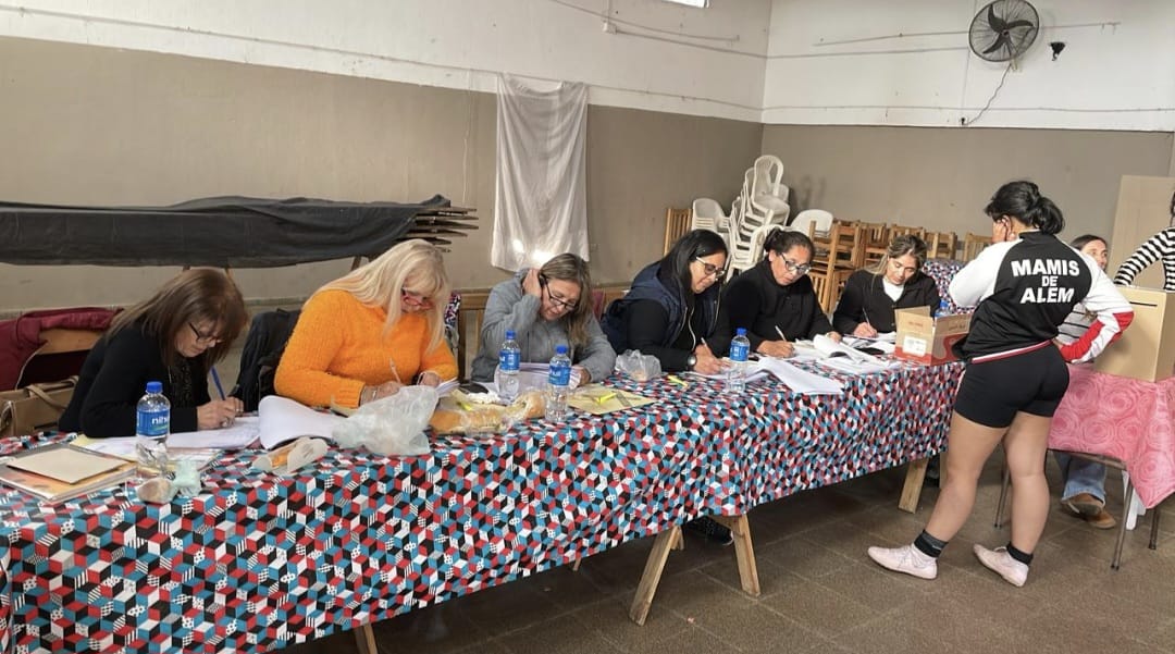 Lista Verde, Celeste y Violeta se impusieron este domingo en los barrios 