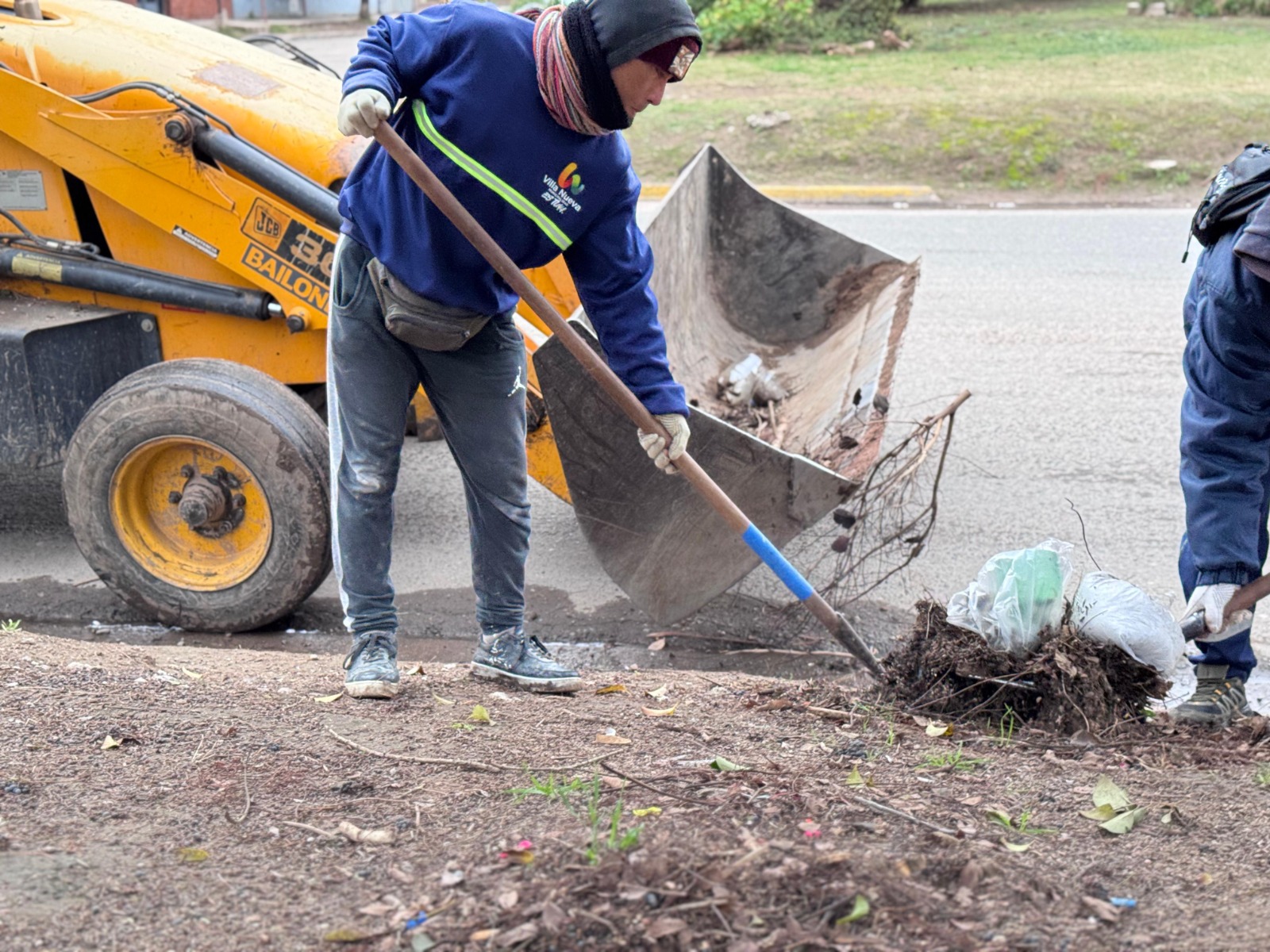 Se realizan distintos trabajos de mantenimiento en los barrios