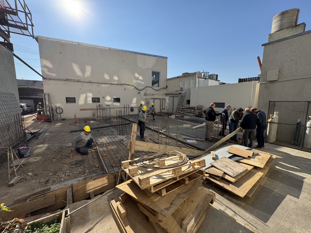 Roentgen inicia la construcción de una nueva torre para su Centro Médico
