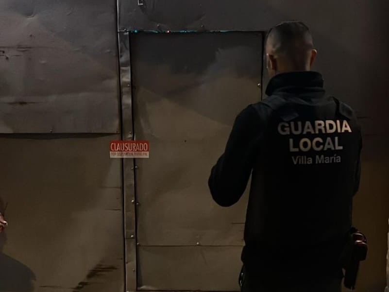 Se clausuraron 2 bares por cuadruplicar la ocupación habilitada