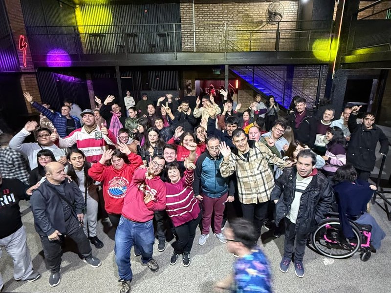 Preparan la primera noche de boliche inclusiva en Villa Nueva