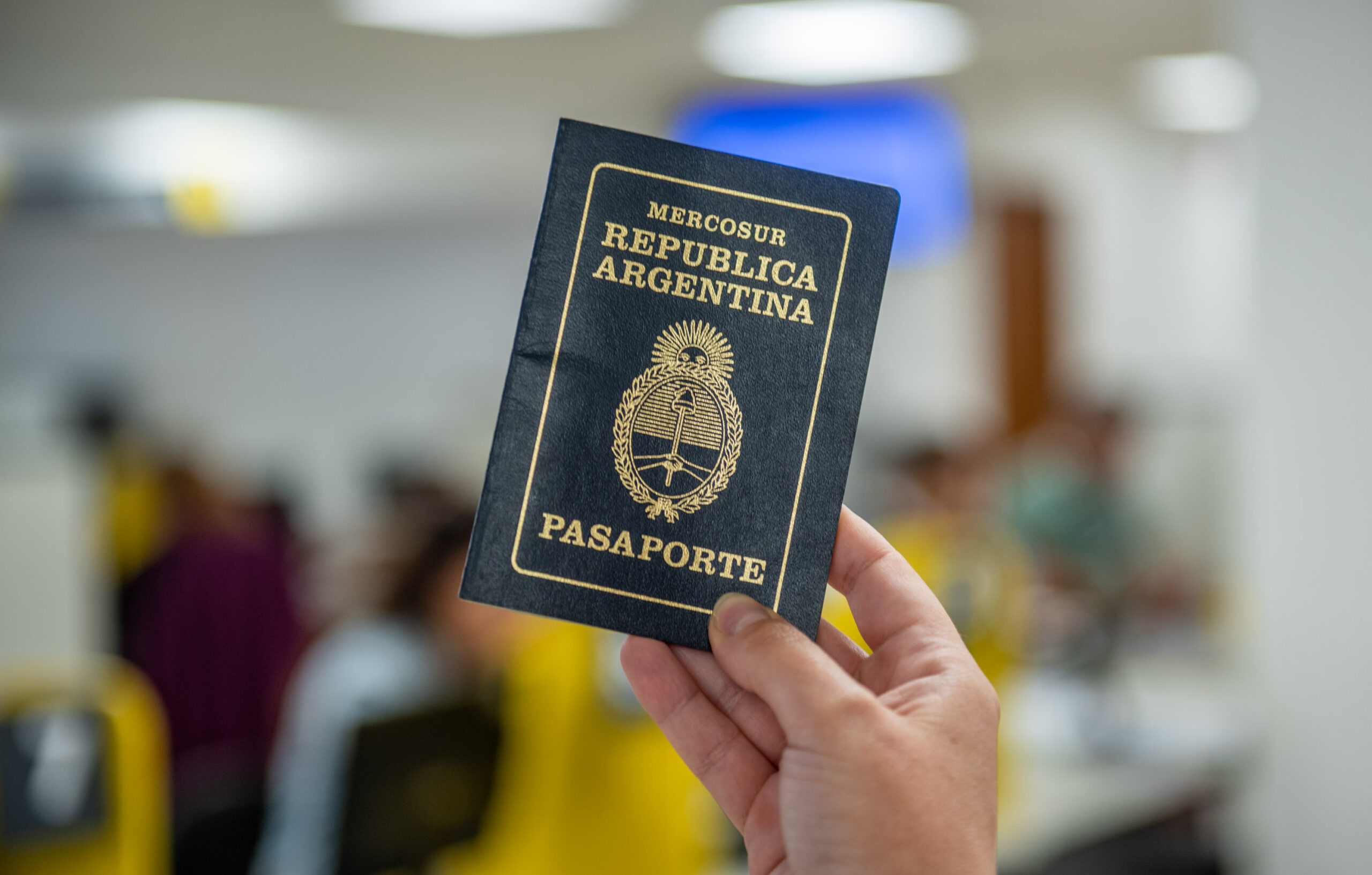 Piden devolver miles de Pasaportes por una falla en la seguridad 