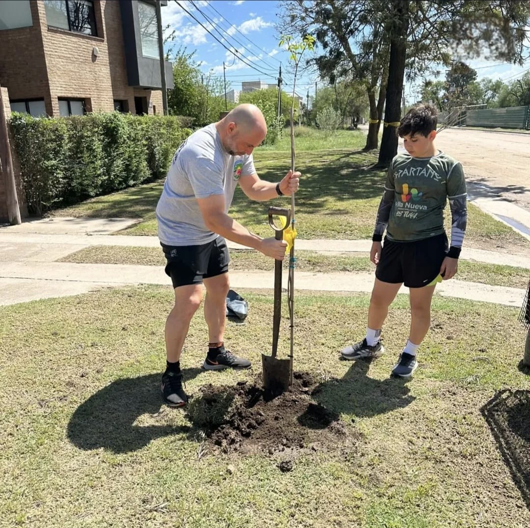 Barrio Golf impulsa un plan anual de forestación vecinal