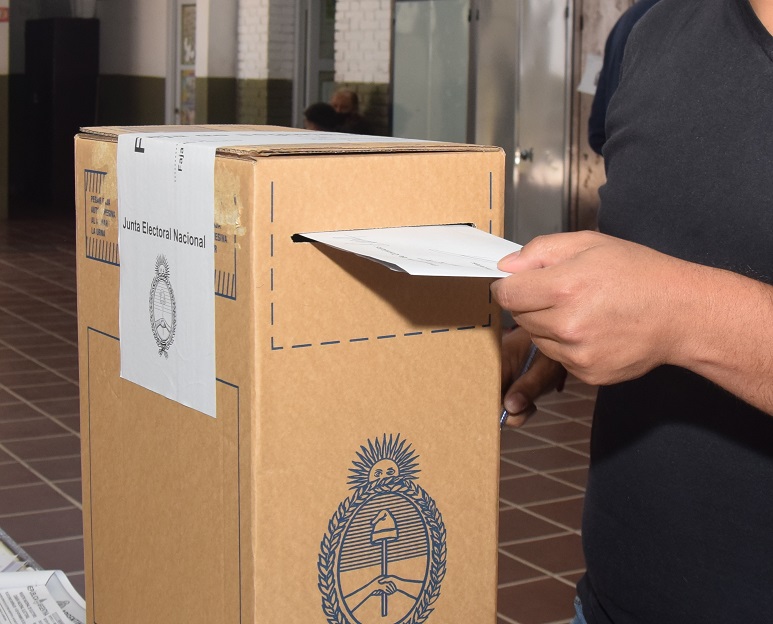 16 mil personas votaron ayer en Villa Nueva