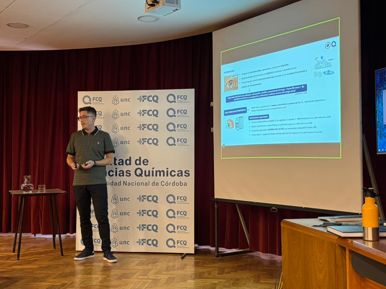 Primer doctor en Óptica de la UNVM con una investigación sobre salud ocular