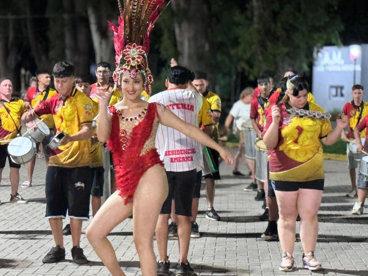 Villa Nueva presentó los Carnavales Gigantes 2026