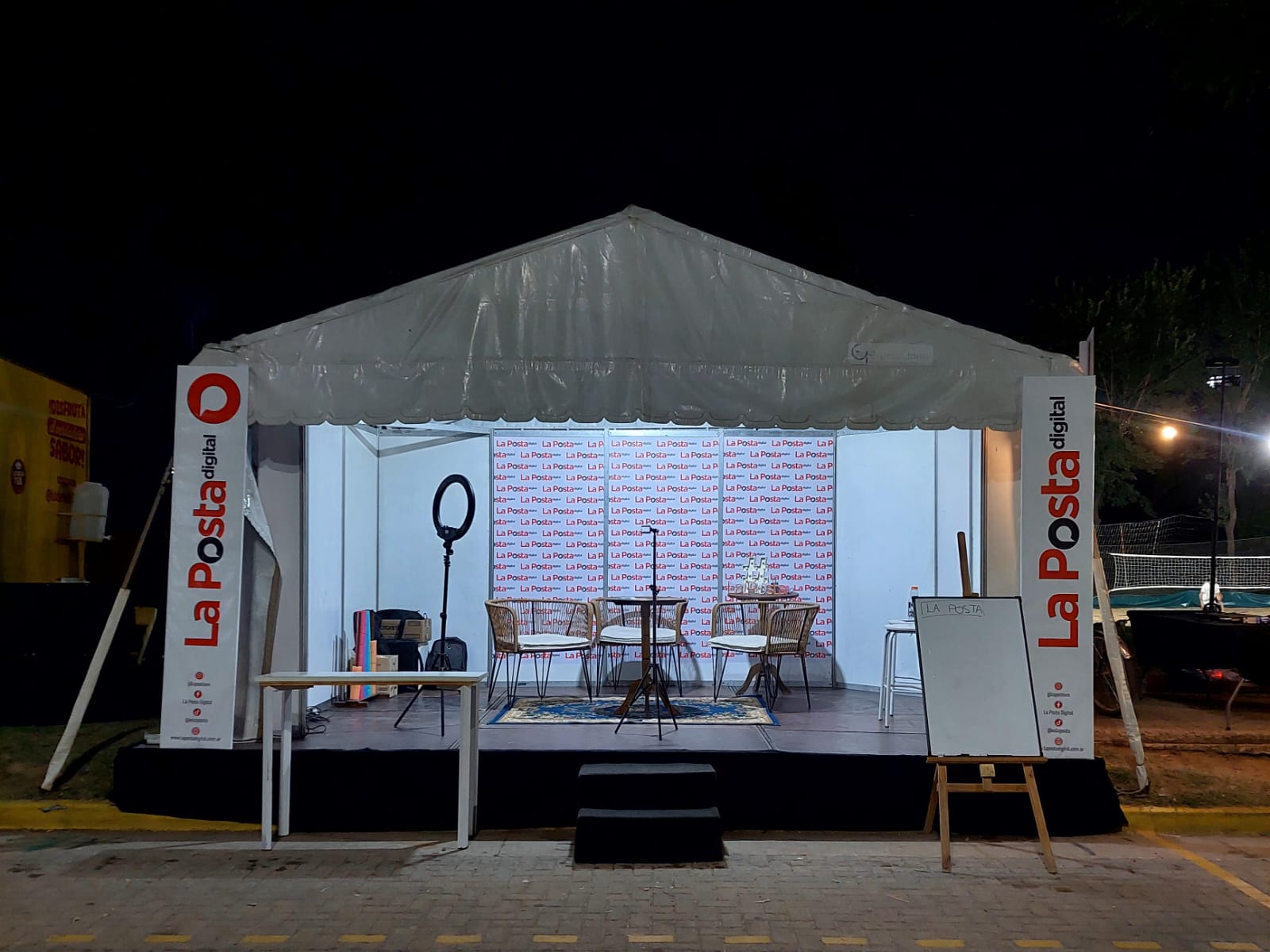 La Posta cuenta con su stand