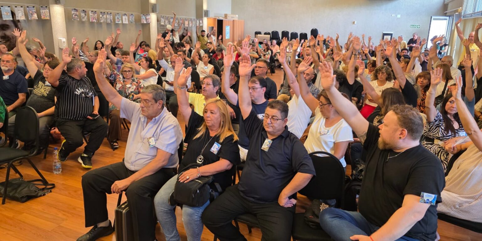 Educadores anunciaron un paro para mañana y el jueves