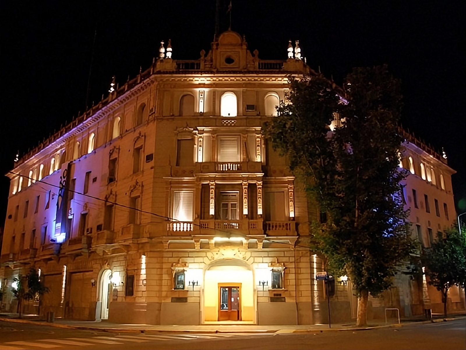 A oscuras: el municipio de Villa María apagará las luces externas durante la madrugada