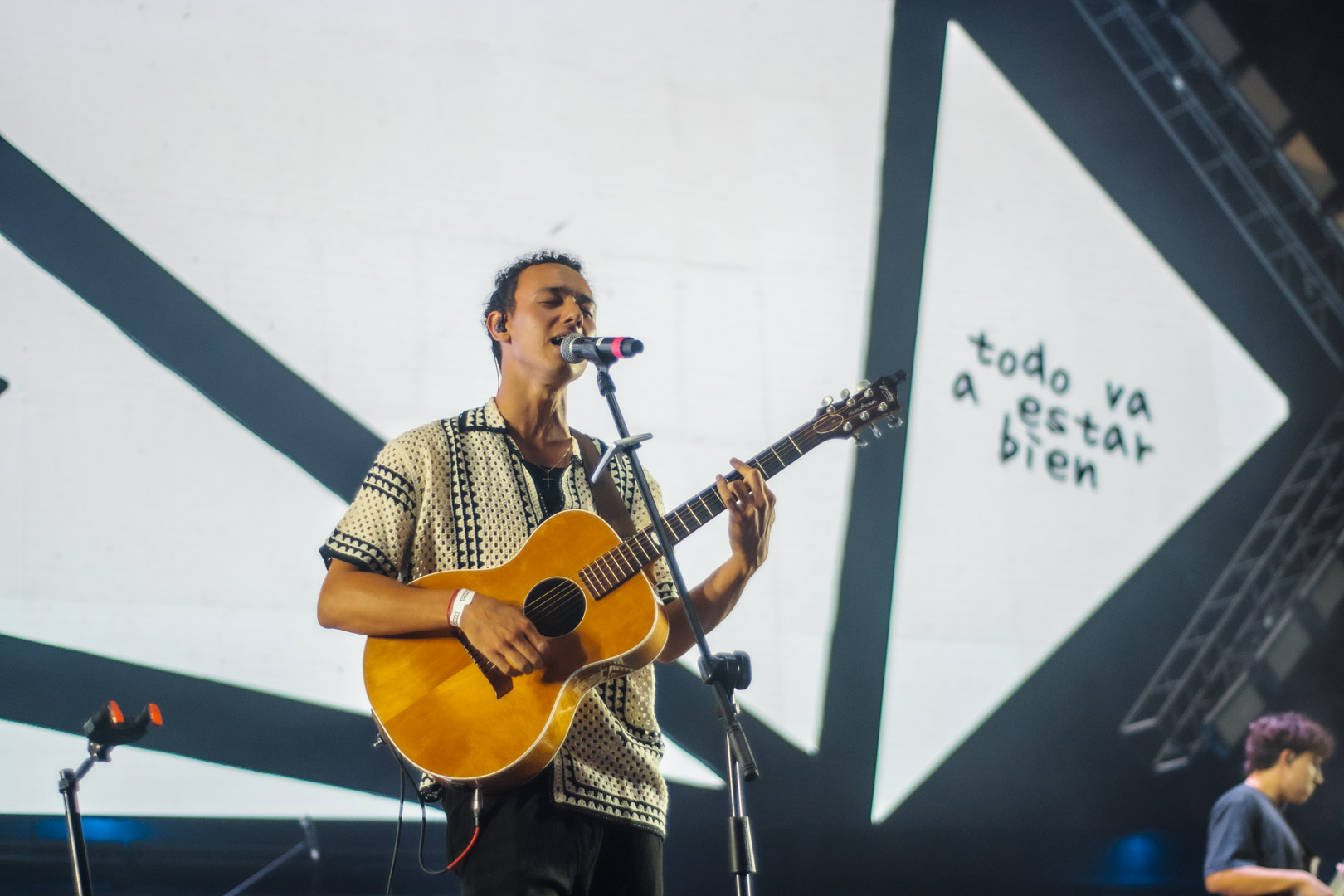 Santi Fiuri abre el show de Cruzando el Charco en Villa María