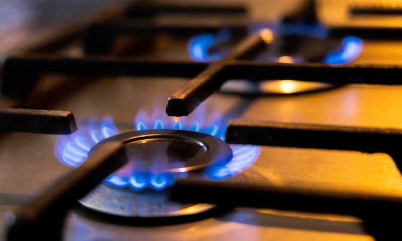 Suben los subsidios al gas en mayo para aliviar las facturas
