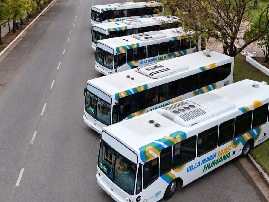 El transporte urbano de pasajeros sumó cinco colectivos
