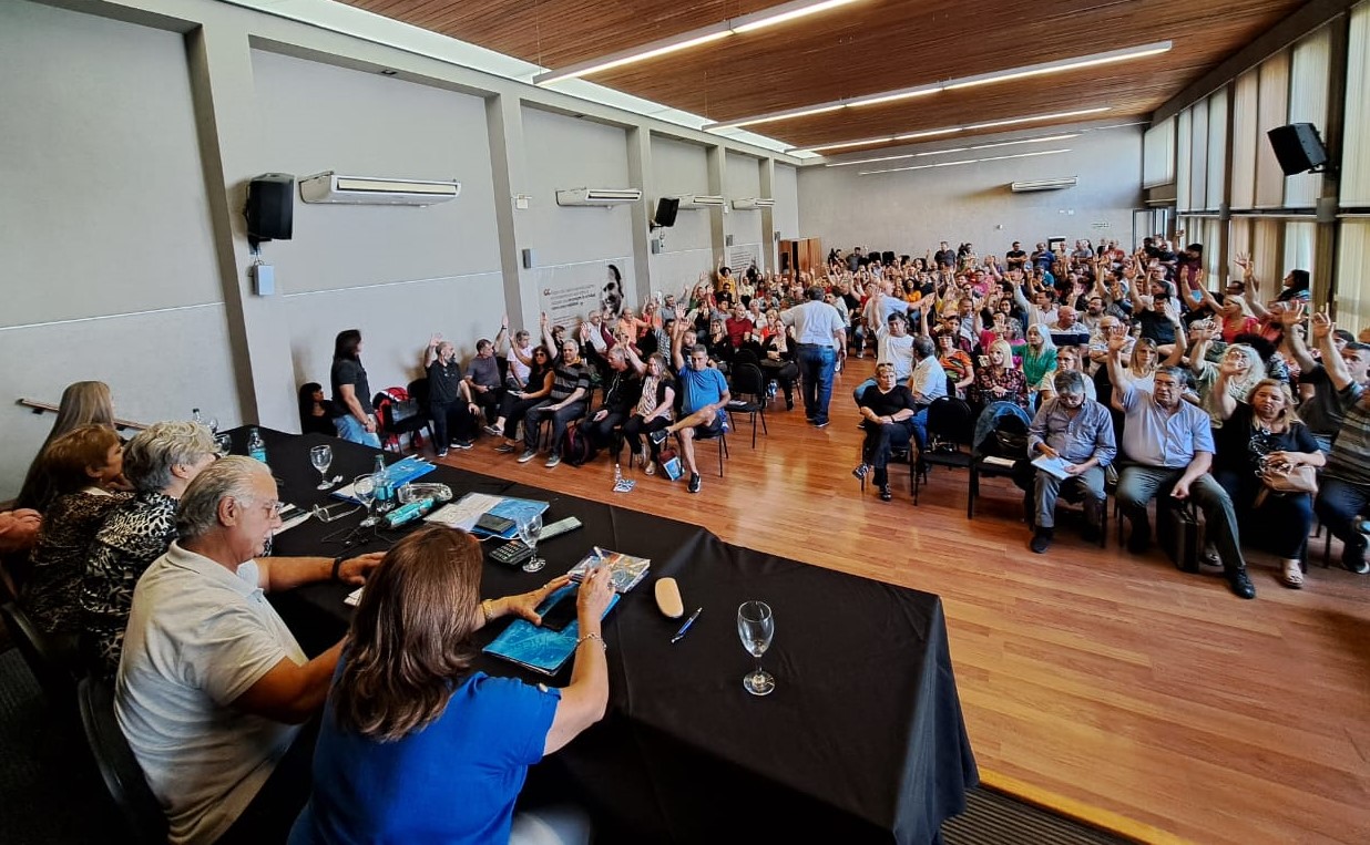UEPC: otro rechazo más y paro por 72 horas