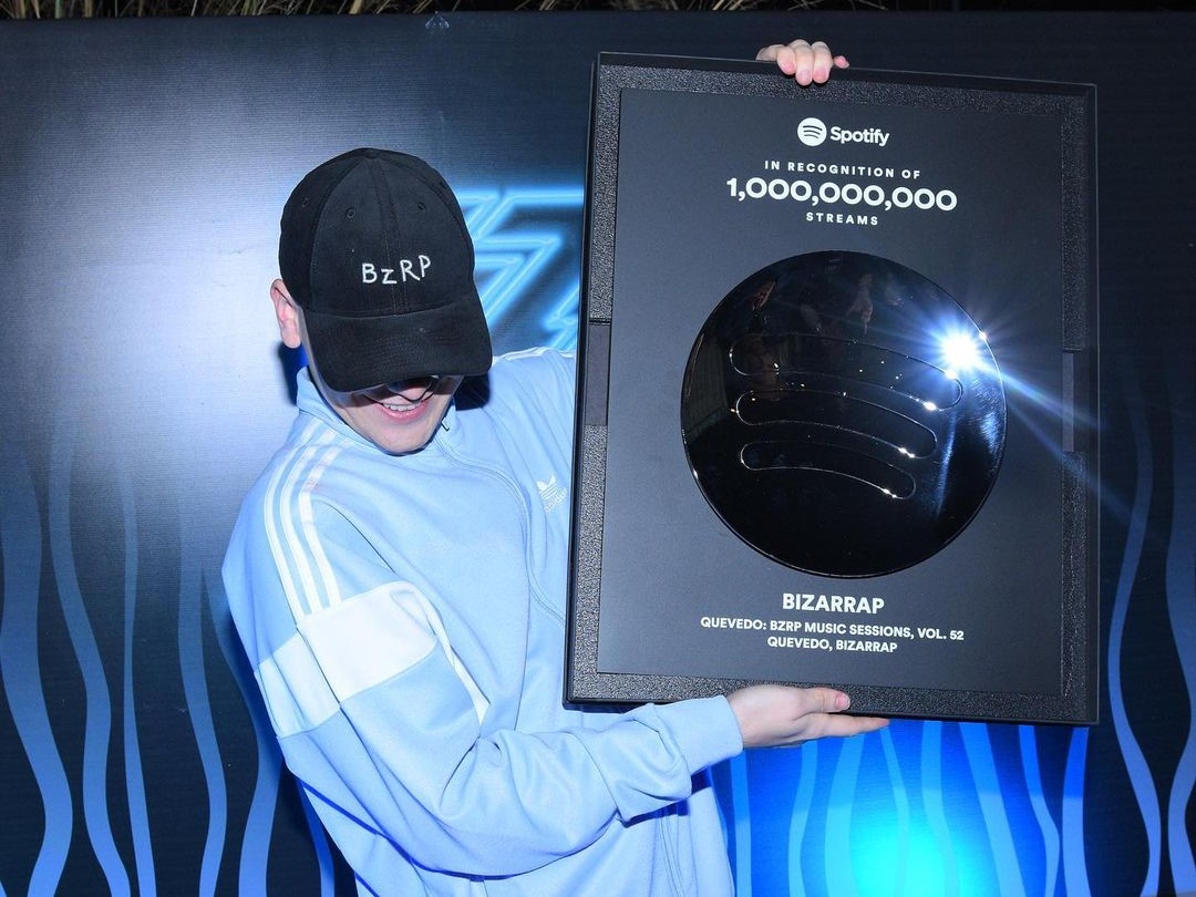 Bizarrap es el primer argentino en llegar al billón de reproducciones en Spotify