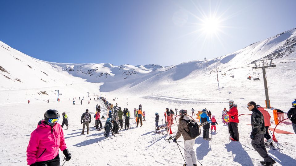Tulipanes y Nieve: Esquel extiende su temporada y promete un mes de octubre lleno de atractivos