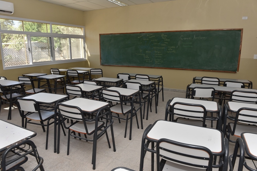 Pretenden declarar la educación cómo servicio estratégico esencial