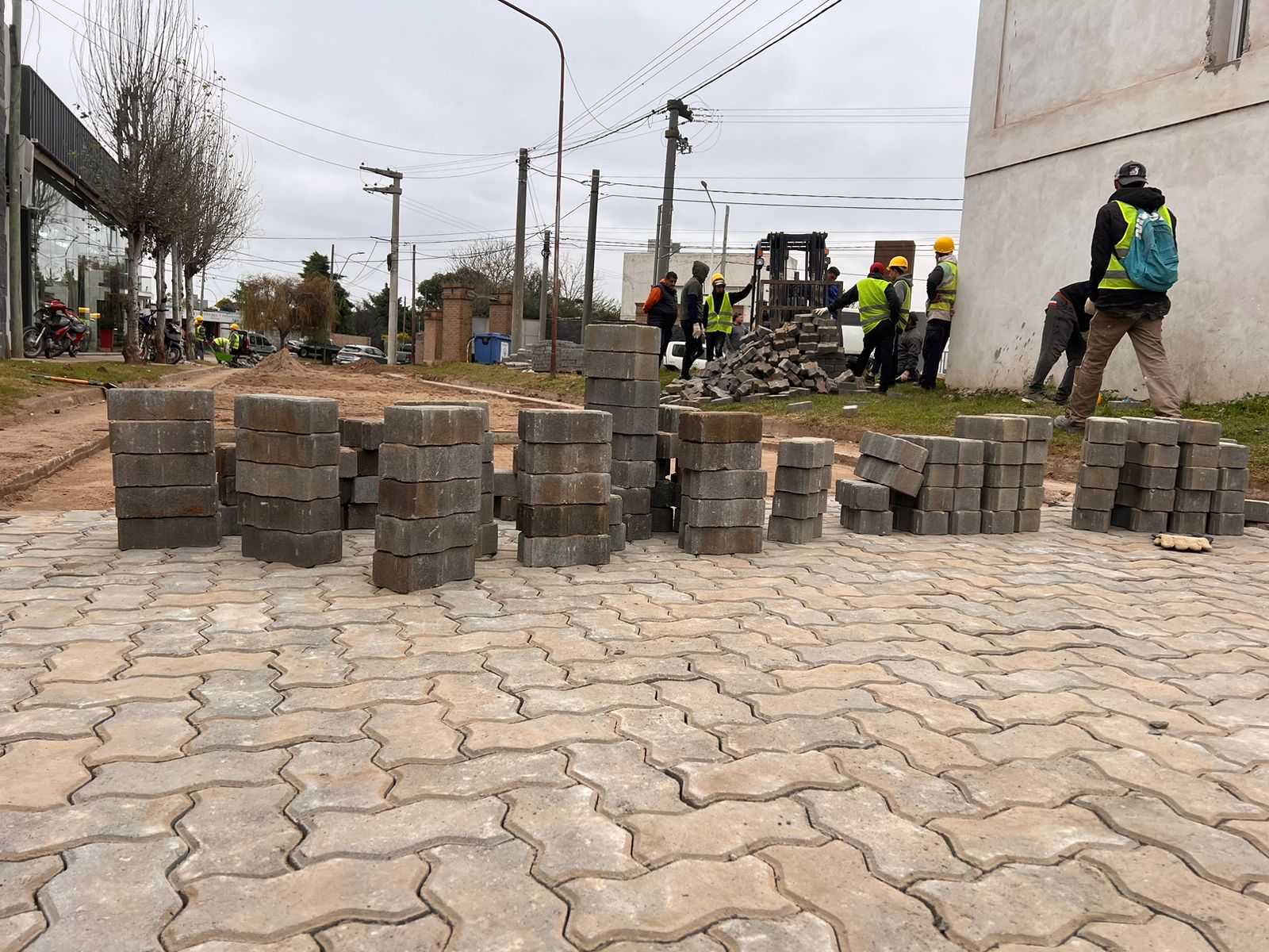 Avanzan los trabajos de adoquinado en calle Tala