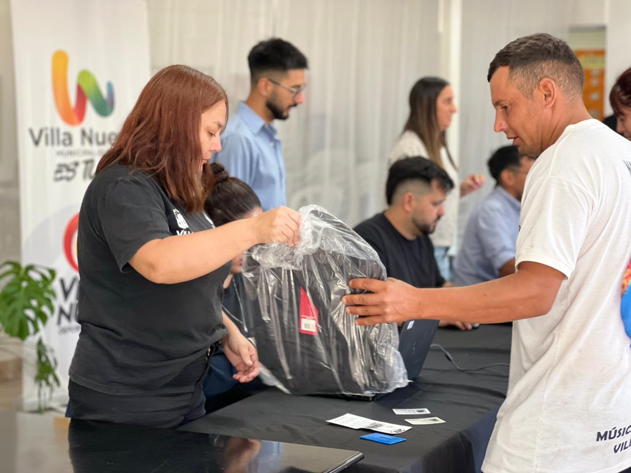 Entregaron 3.500 kits escolares para acompañar el inicio del ciclo lectivo