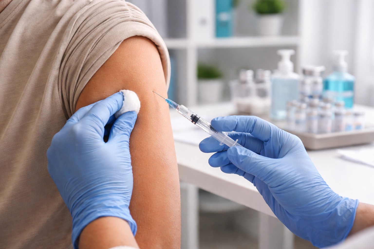 Córdoba refuerza la vacunación antigripal y repone dosis ante la alta demanda