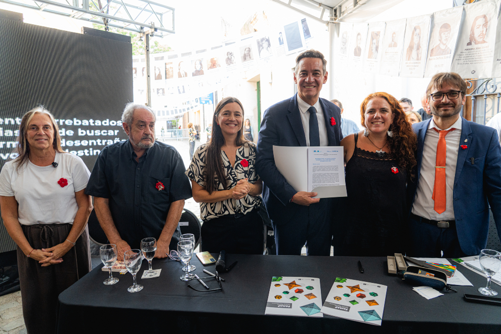 Córdoba firmó un convenio para modernizar el Archivo Provincial de la Memoria
