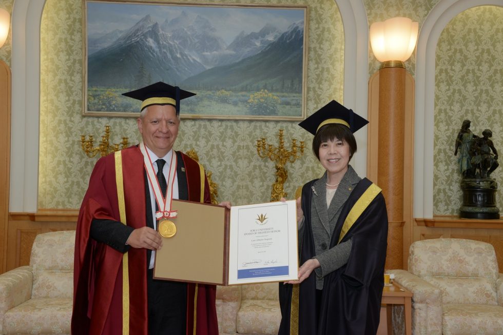 Luis Negretti fue distinguido en Japón por su aporte a la educación y la cultura de paz