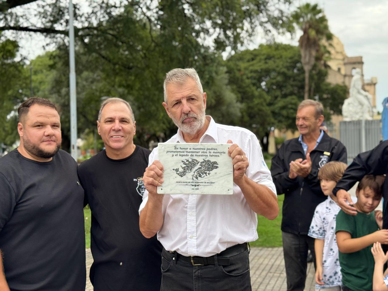 Emotivo homenaje en Villa Nueva a los héroes de Malvinas que marcaron la historia