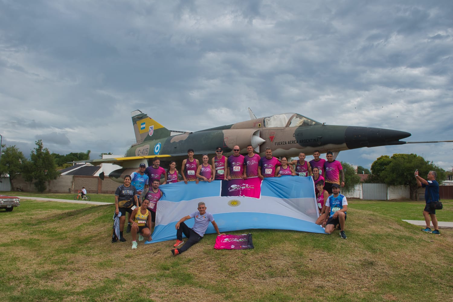 Atletas de Villa Nueva participaron de la carrera “Héroes de Malvinas” en Oliva
