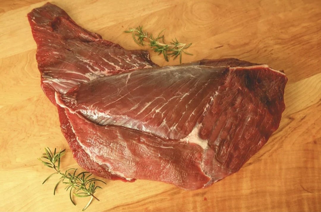 En el sur ya se vende carne de guanaco, mientras crece el debate por la de burro