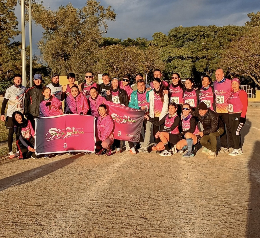 Más de 25 atletas de Actitud RS representaron a Villa Nueva en la maratón Villa María Corre