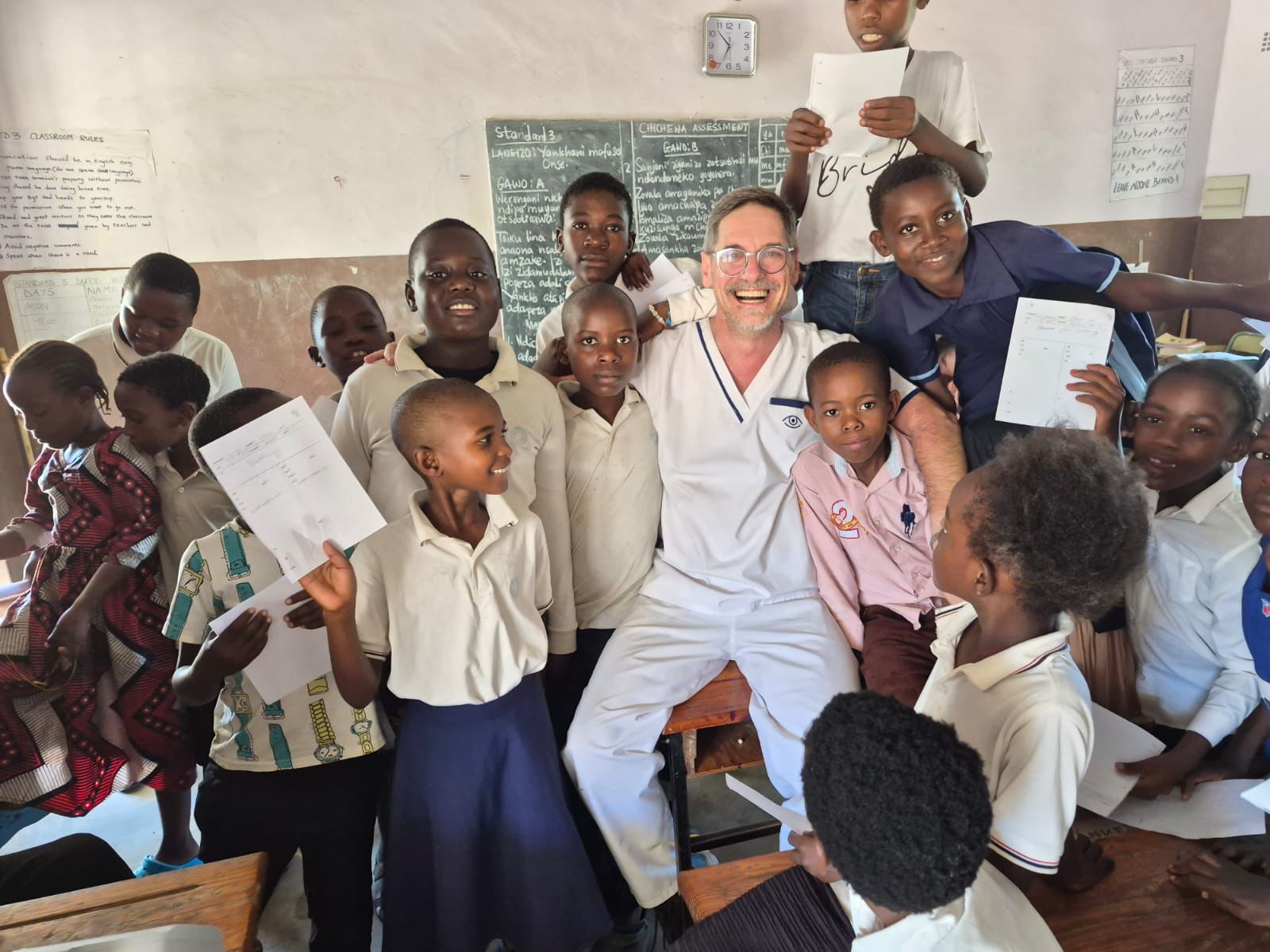 Docente de la UNVM participa de una misión humanitaria en África