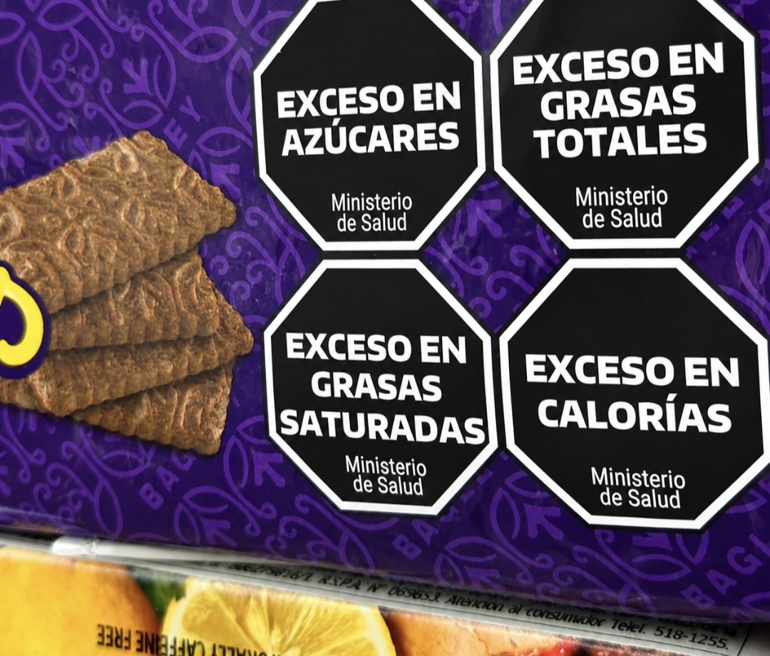¿Por qué el Gobierno busca eliminar los octógonos de los alimentos?