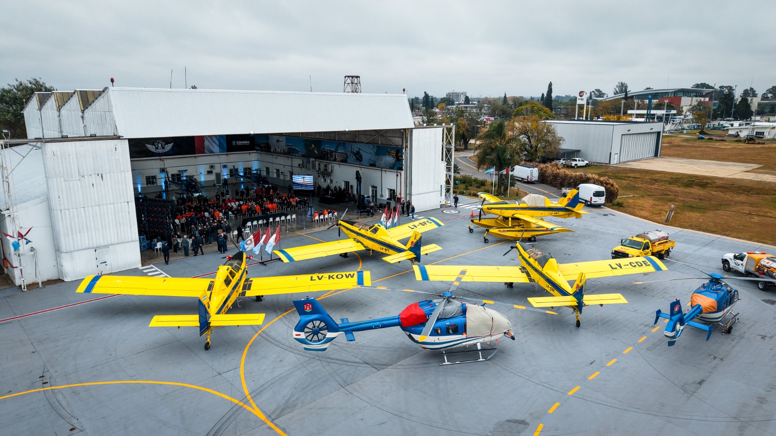 Córdoba sumó tres aeronaves para combatir el fuego en las sierras