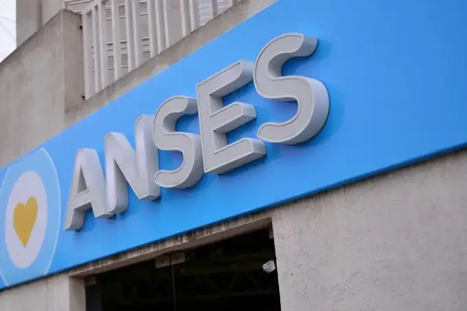 ANSES confirmó el calendario de pagos de junio: cuándo cobran jubilados, AUH y demás prestaciones