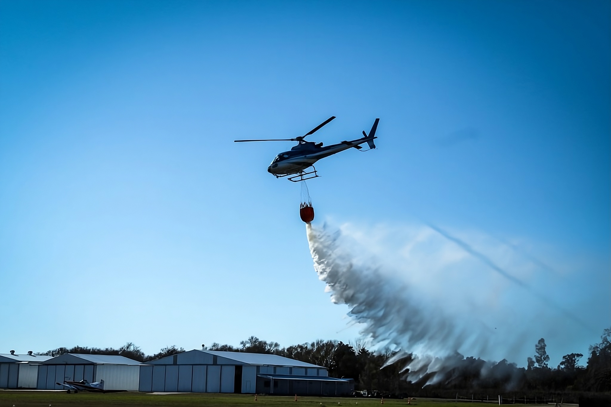 Con aeronaves nuevas, pilotos se capacitan para el combate de incendios forestales