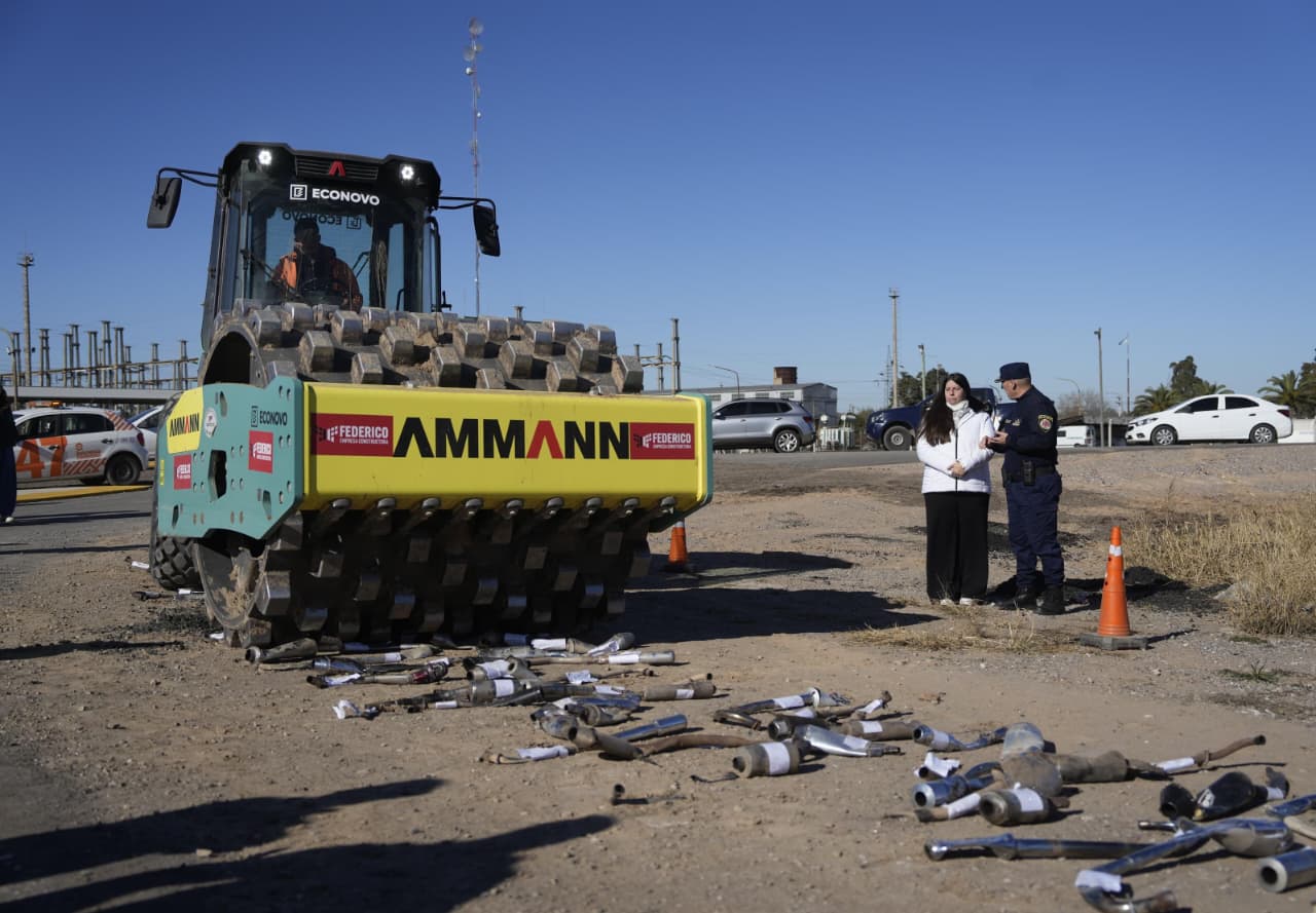 El municipio de Villa María destruyó 150 caños de escape