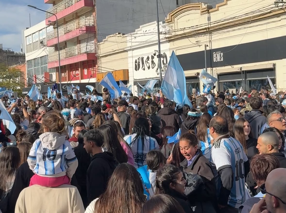 Miles de villamarienses festejan en la plaza